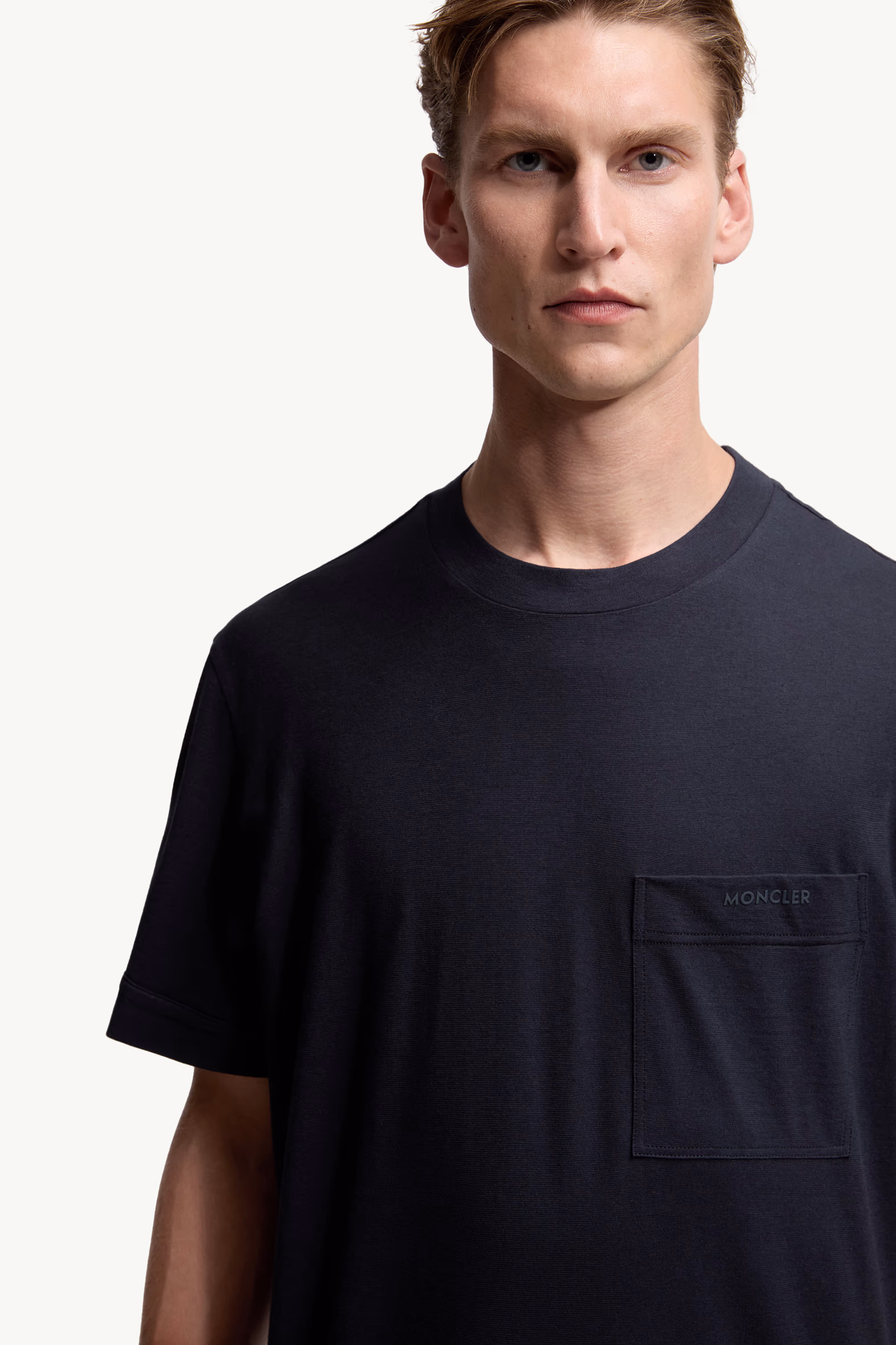 Camiseta de algodón y seda con bolsillo y logotipo Hombre Azul marino Moncler 6